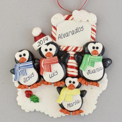 Penguin Family (4) Feliz Navidad personalized christmas Ornaments