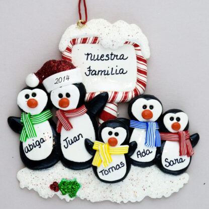 Penguin Family (5) Feliz Navidad personalized christmas Ornaments